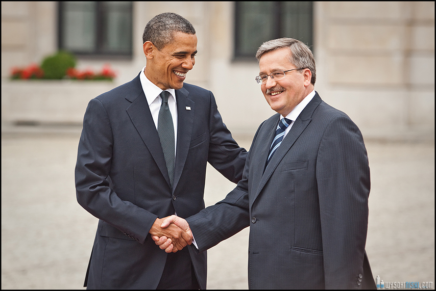 Obama w Polsce, uścisk dłoni Komorowski